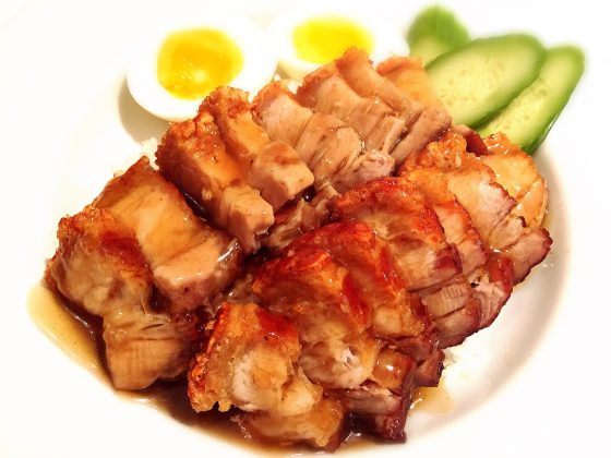 ข้าวหมูกรอบ